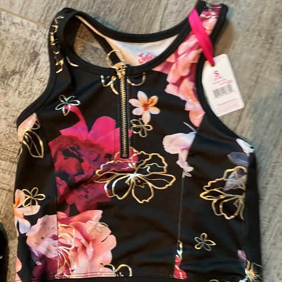 Justice - Picture 3 of 5